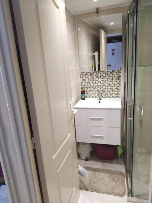 Studio Ideal Pour Deux Voyageurs Sur مارسيليا المظهر الخارجي الصورة